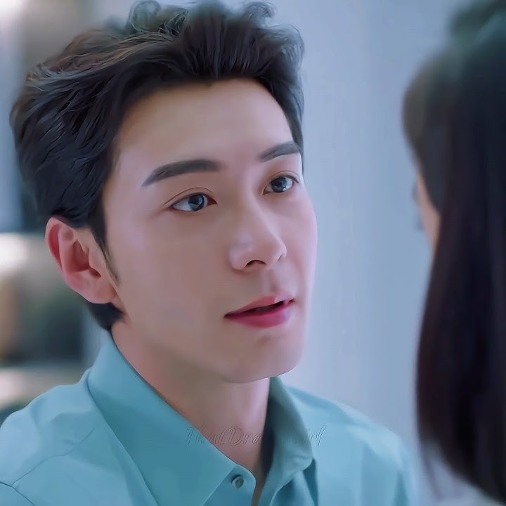 He just want to taste her lipstick😆 poor him😅 #ourinterpreter #chenxingxu #victoria #cdrama #shorts