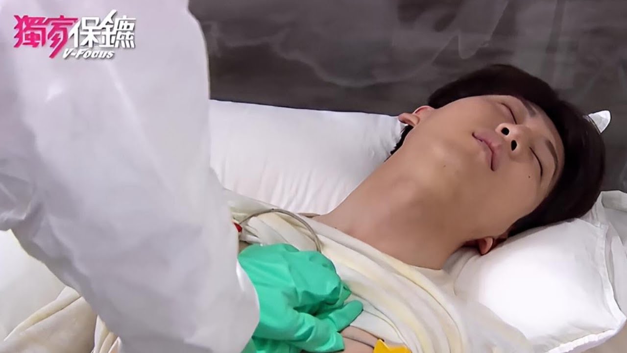 Cardiac arrest, difficult CPR after the virus spreads - Sick male lead