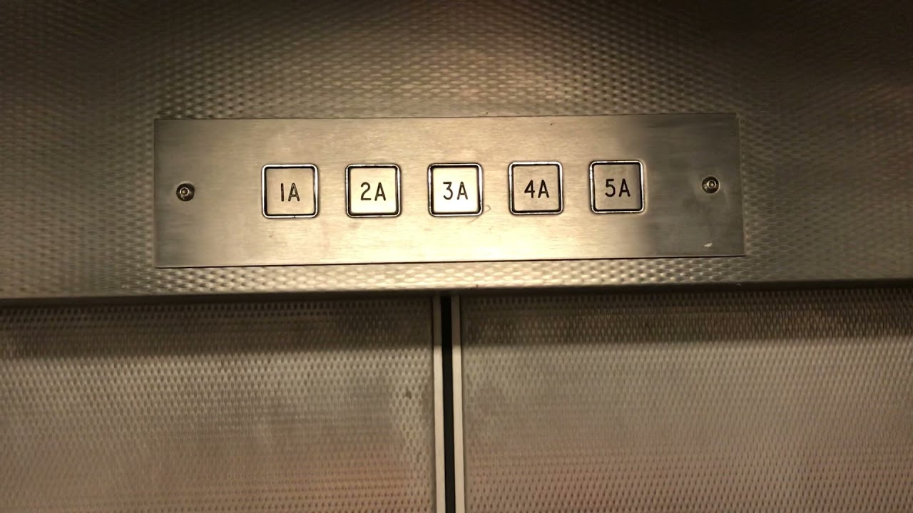 Keighley Hydraulic Lift @ Jordangate Car Park in Macclesfield