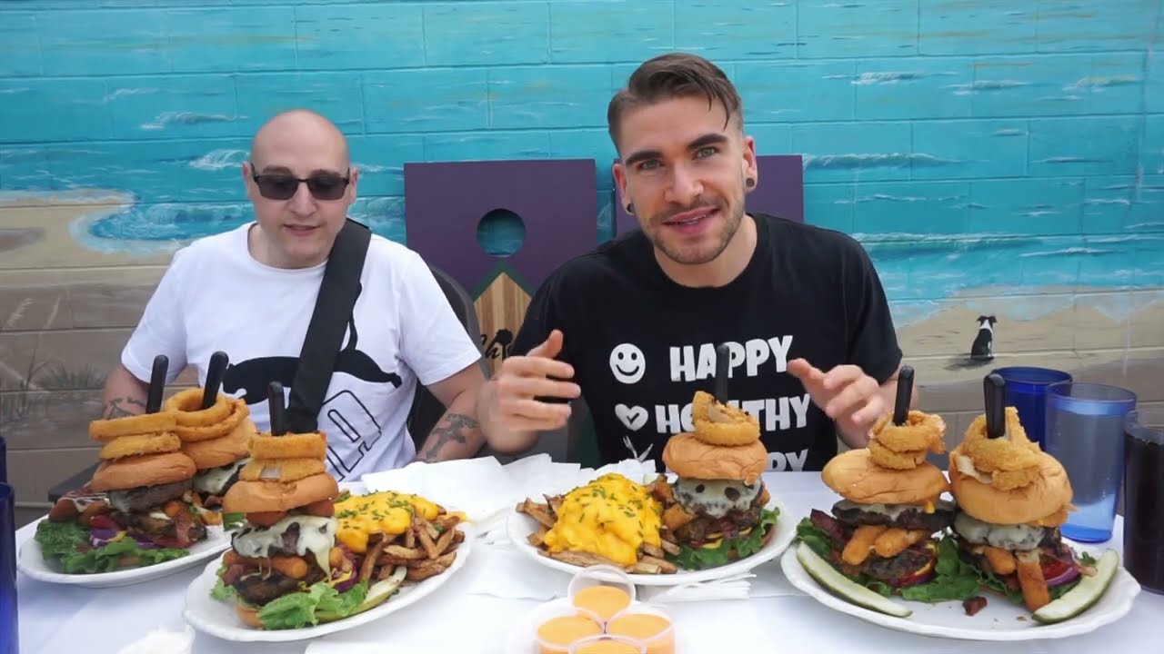 Я попробовал НЕПРЕВЗОЙДЕННЫЙ ОГРОМНЫЙ БУРГЕР И ЧЕЛЛЕНДЖ С СЫРОМ В Нью-Йорке!