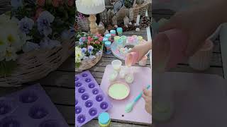 Cupcake Minikuchenständer in Tartelett Silikonform mit Keraflott giessen & Acryfarbe bunt einfärben