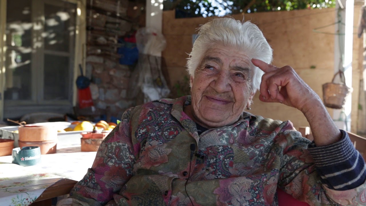 Μια γιαγιά φυλάττει Θερμοπύλες στη βραχονηδίδα Δοκός