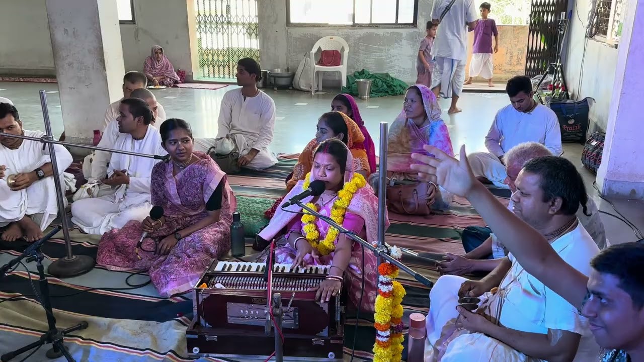 Kirtan by H.G Atulya Brajeswari Devi Dasi.