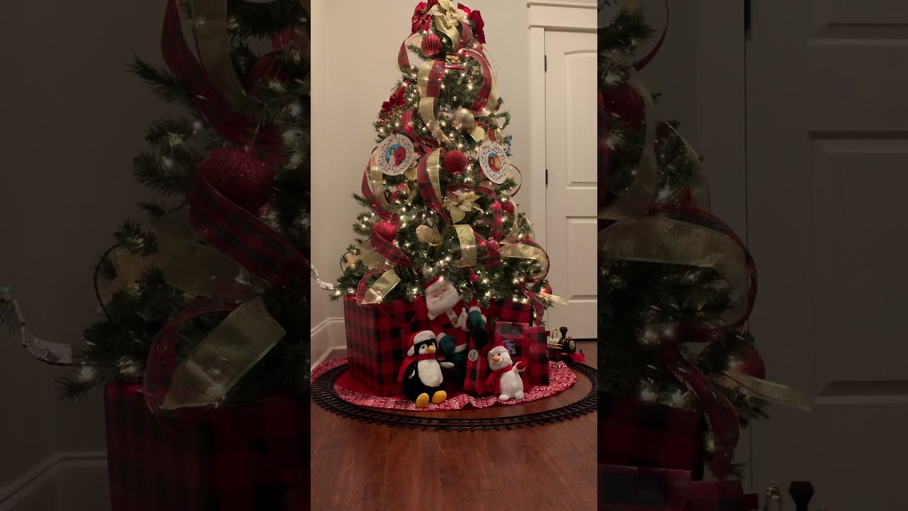 fao schwarz christmas tree train