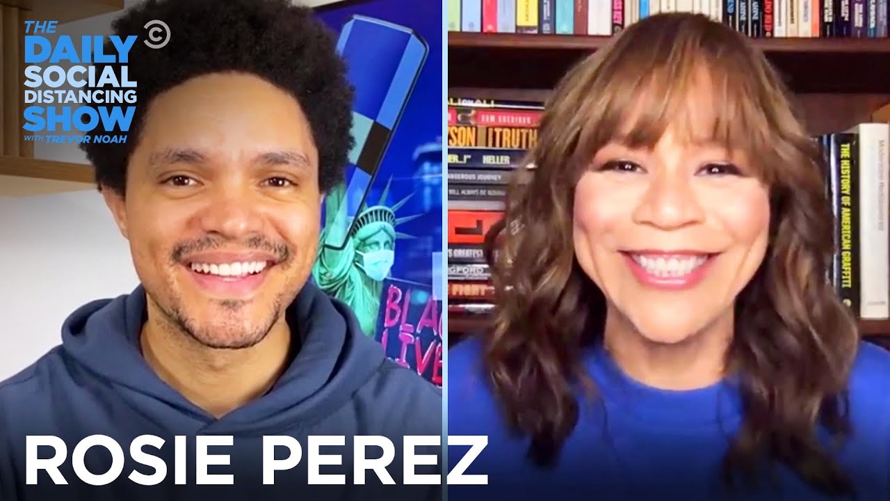 Rosie Perez Hates Flying, but She Soared in 'The Flight Attendant