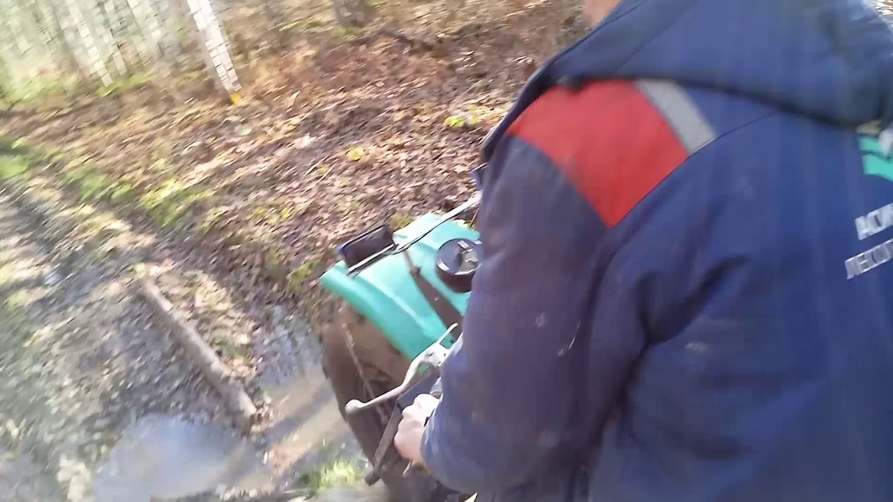 Вездеход едет с прицепом по тяжёлому бездорожью - YouTube