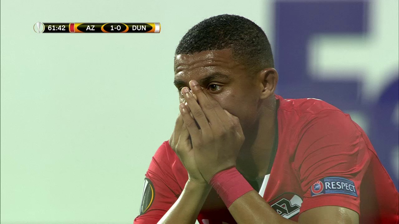 Septembermoment 1 Stijn Wuytens Slikt Zijn Tong In Tegen Dundalk Youtube