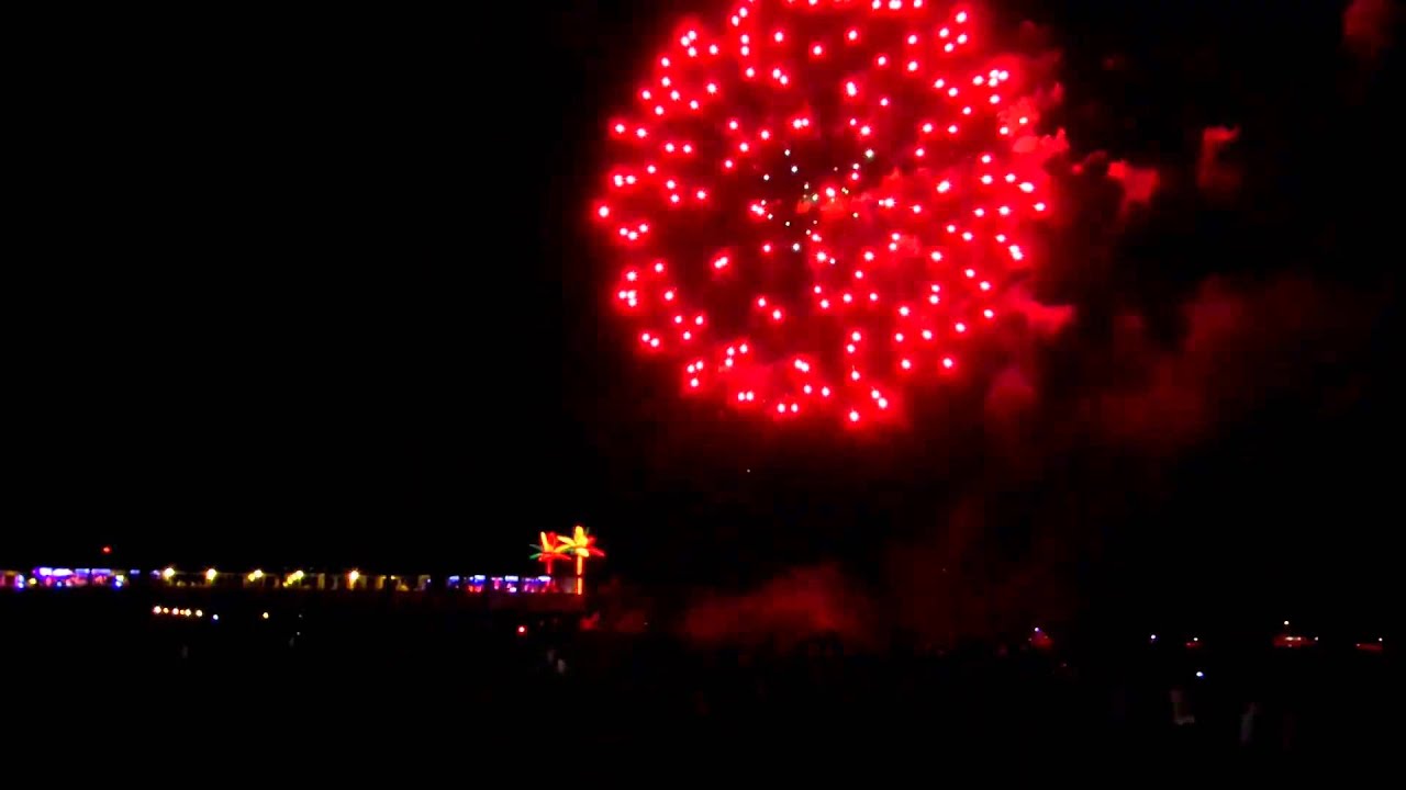 Jenkinson's Beach, Point Pleasant Fireworks Aug 7, 2014 YouTube