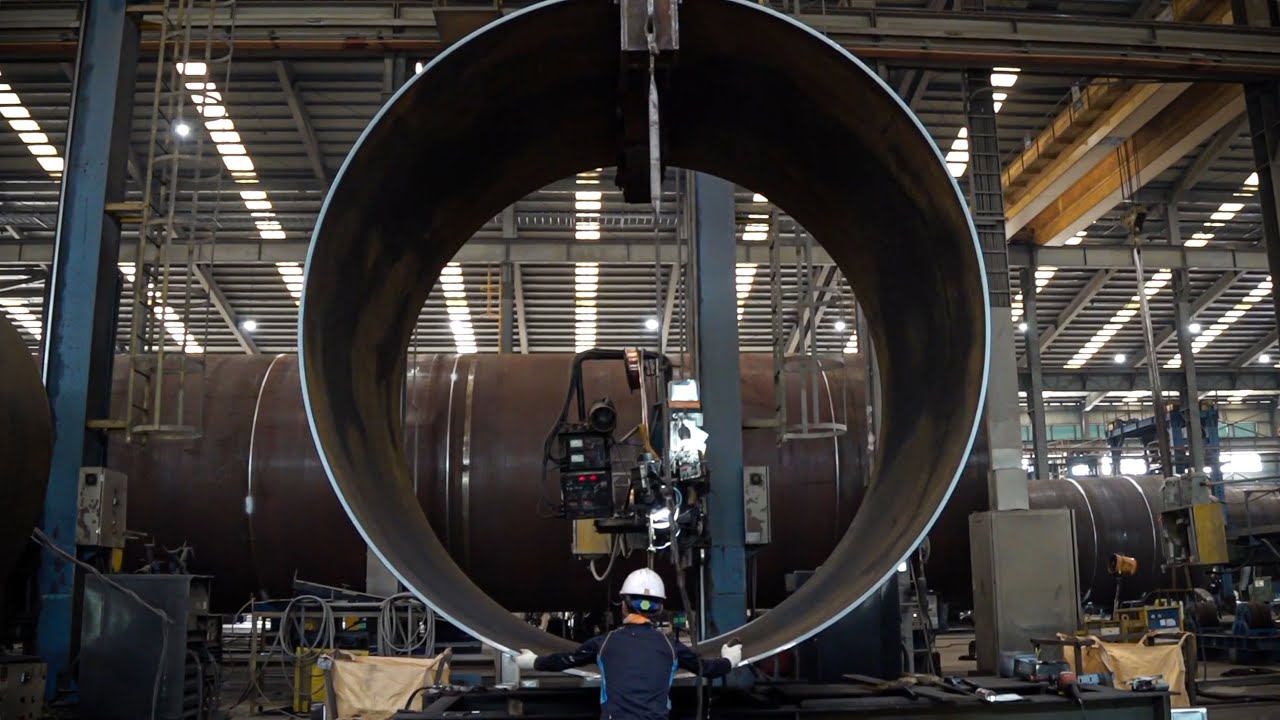 Экологичная энергия! Процесс изготовления и установки опор для гигантской ветряной турбины.