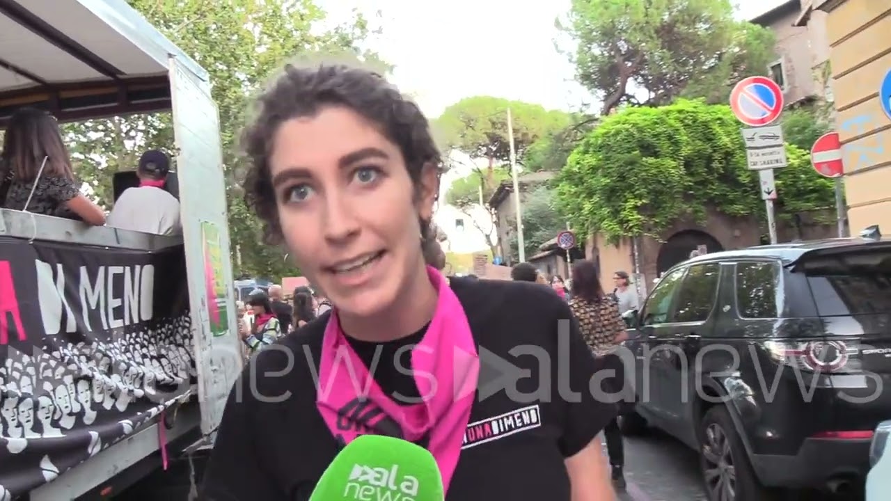 Aborto, centinaia di donne in corteo a Roma 