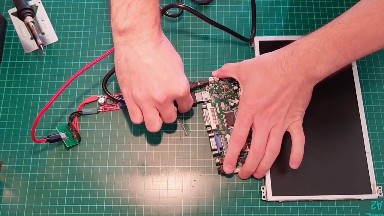 I Made My Own DIY Portable Screen from an Old Laptop USB Type C powered