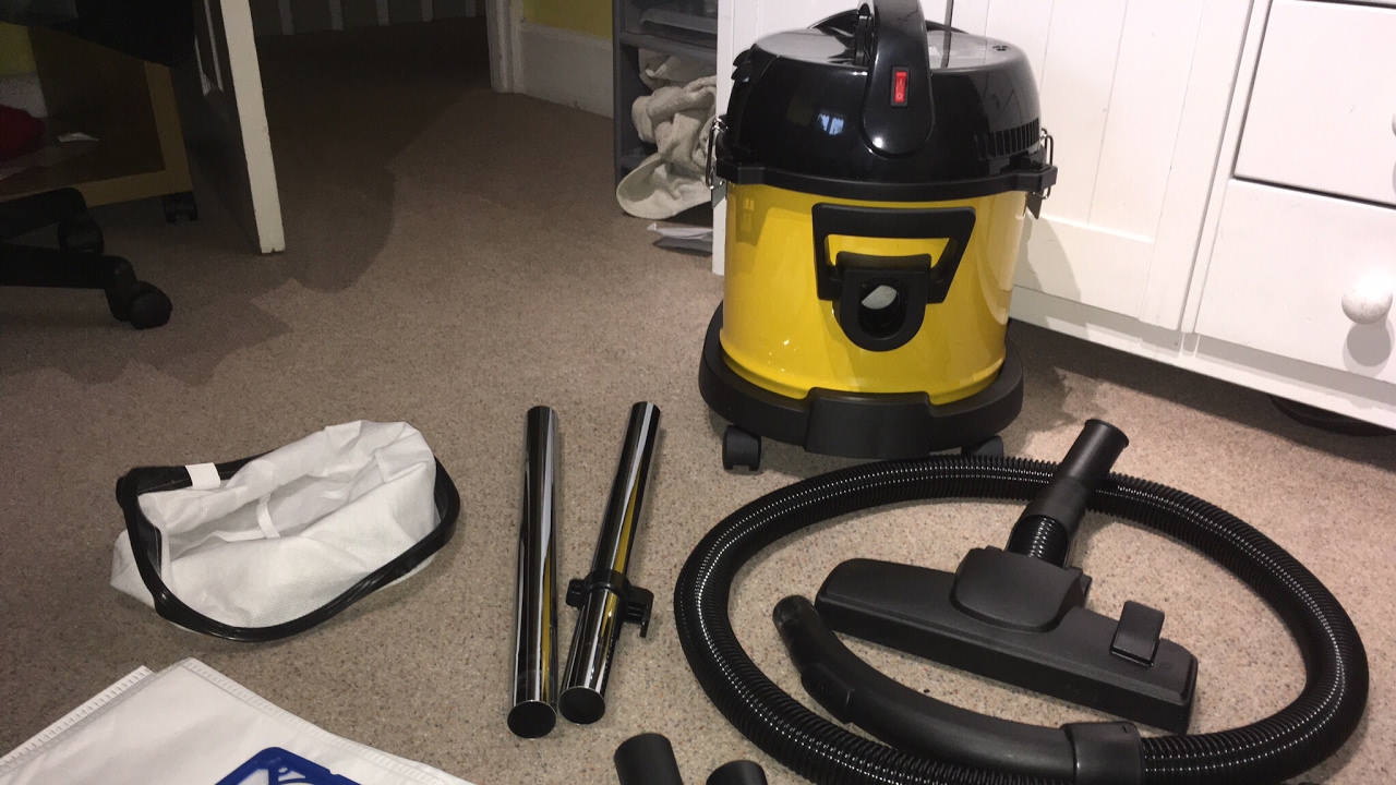 Tesco vcwd16 bagged vacuum cleaner review and demo - YouTube