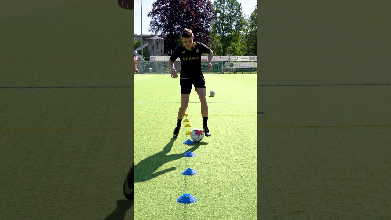 I test iconic CR7 BOOTS