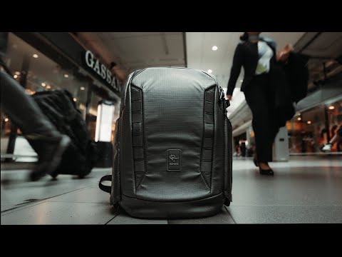 What's REALLY in my MINIMALIST Camera bag | TRAVEL edition