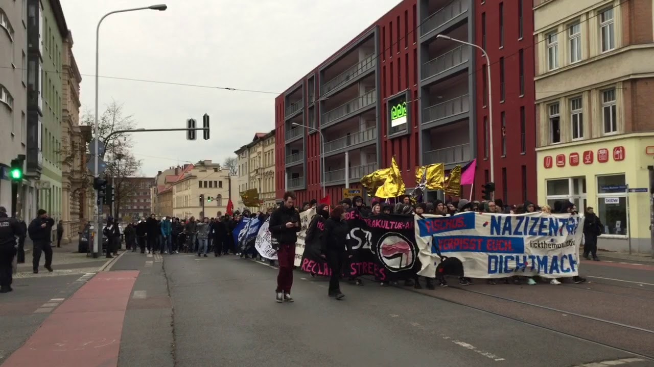 In Halle (Saale) demonstrierten 900 Menschen gegen die 