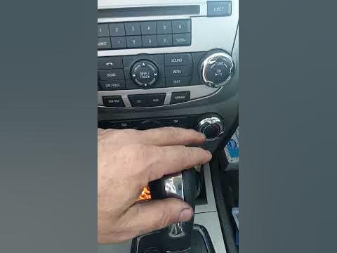 Ford Fusion AC goes to heat - YouTube