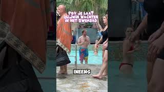 Goed nieuws: ik mocht zwemmen in m’n zwembroek nadat de badmeester er aan gevoeld had 😂 heel gek