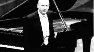 Beethoven &quot;Appassionata&quot; 3 Mov. Pollini Lucerne 2011