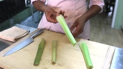 How to Tell When Celery Goes Bad : Ripe & Fresh Fruits & Veggies