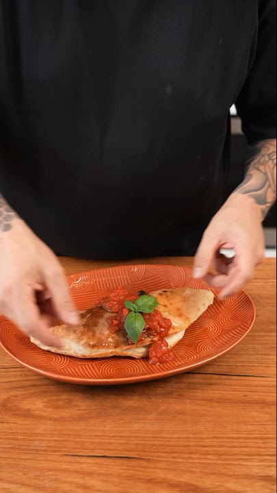 Calzone Pizza 🍕 #shortvideo