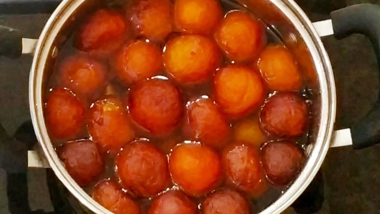 Gulab Jamun ऐसे बनाए तो न क्रेक होंगे और बनेंगे एकदम सॉफ्ट #Indianrecipe #vegrecipes #HealthyRecipe | KOYNAS CORNER