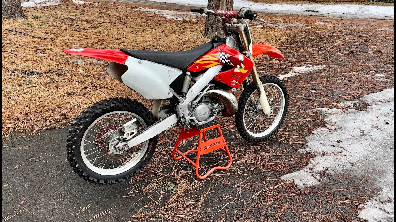 2001 CR250R Pro Circuit Platinum & R304 Shorty First Cold Start