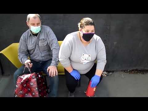 აფრიკის დასახლებაში- კლიენტის დაპირებები და გაჩერებაზე ახალი საოცნებო სკამი.....