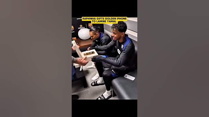 RAPHINHA GIFTS GOLDEN IPHONE TO LAMINE YAMAL 🎁💎📱#shorts#viral#funny#trending#foodball#edit