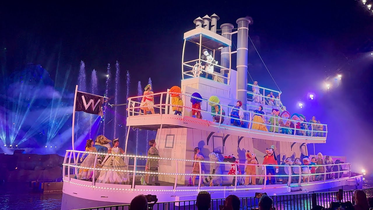 Fantasmic! - The Complete Show Experience at Disney's Hollywood Studios