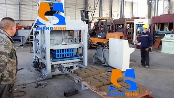 QT4 25B automatic machine