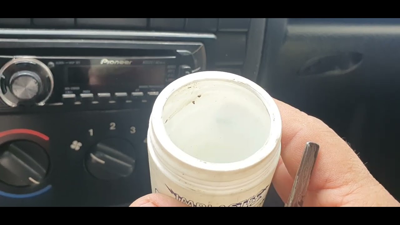 CHAVE DE IGNIÇÃO AGARRANDO, LUBRIFICANTE E SOLUÇÃO