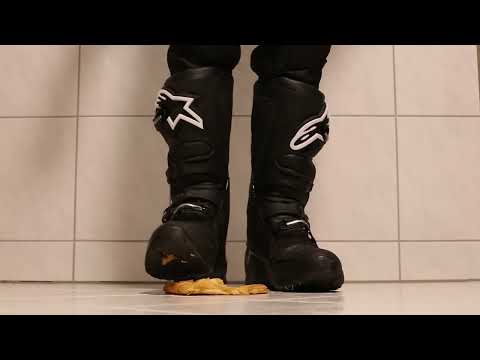 Alpinestars Tech 7 MX Boots stomping quark turnover, foodstomping