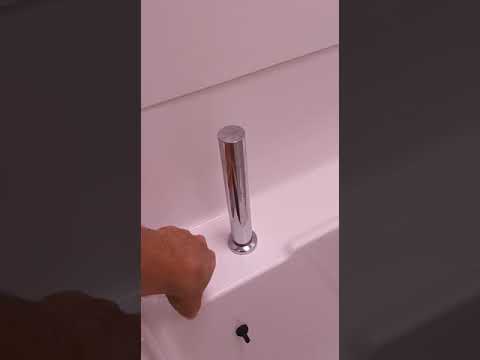 Fonctionnement des salles de bain Lagoon 450F. Interrupteur de la pompe d'évacuation de la douche