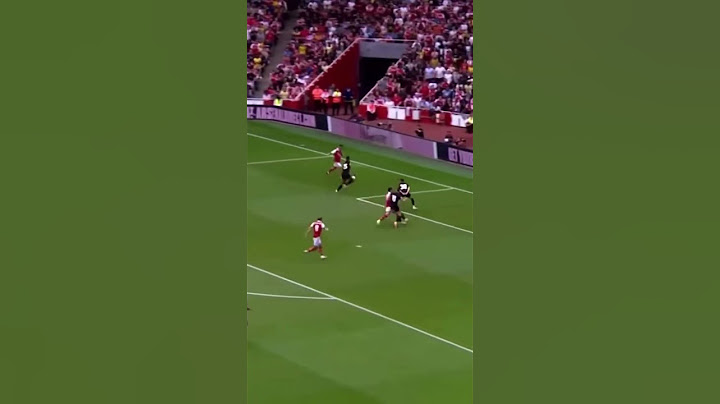 FIRST Goal for GABRIEL JESUS in Arsenal 😱🤩 #shorts #football #shooting #skills #gabrieljesus