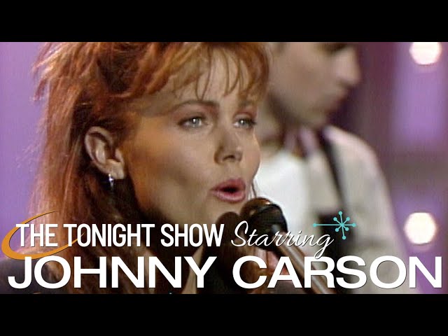 Belinda Carlisle Performs Circle In The Sand | Carson Tonight Show class=