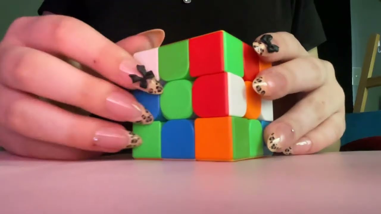 asmr playing w/ a rubix cube !!🎨
