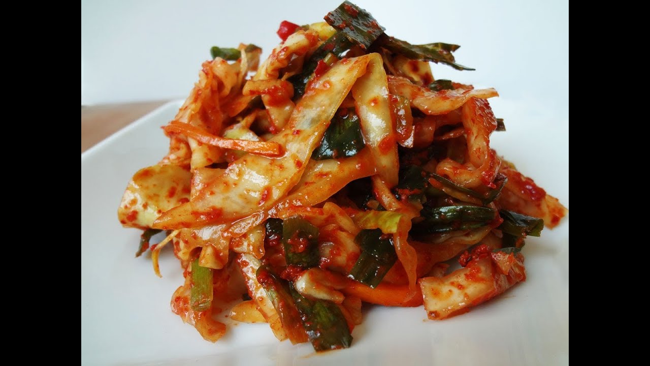 Traditional napa cabbage kimchi (Tongbaechu-kimchi: 통배추김치) recipe by  Maangchi