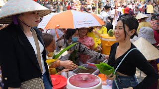 Độc Lạ Phiên Chợ chỉ được dùng Lá Cây mua đồ ăn không được dùng Tiền mỗi năm chỉ một lần ở Tây Ninh