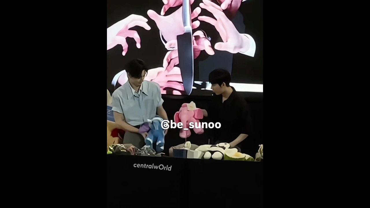 Is that a couple plushies? 😭 