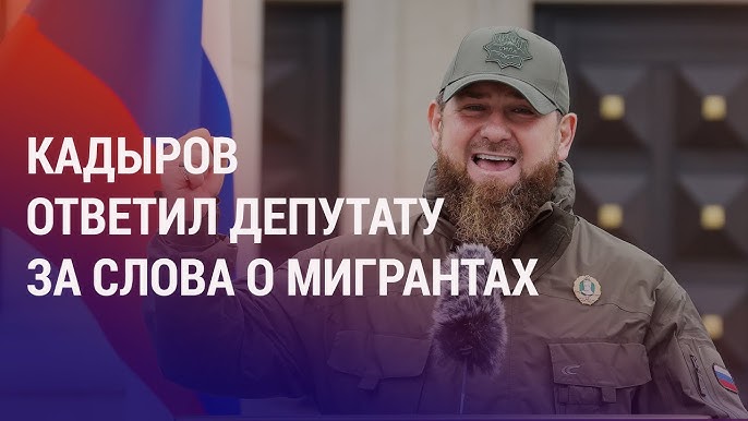 Үйдің айналасында бүкіл отбасы жалаңаш