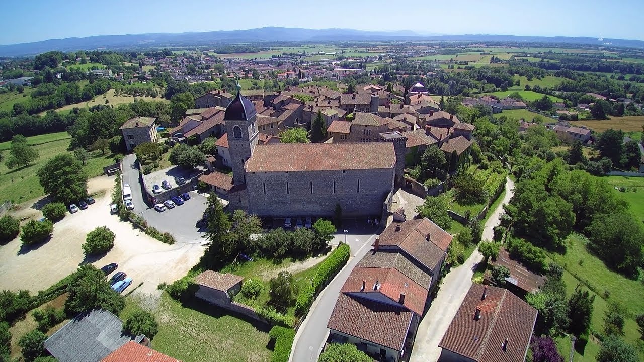 Ma région toute une histoire : le village médiéval de Pérouges - YouTube