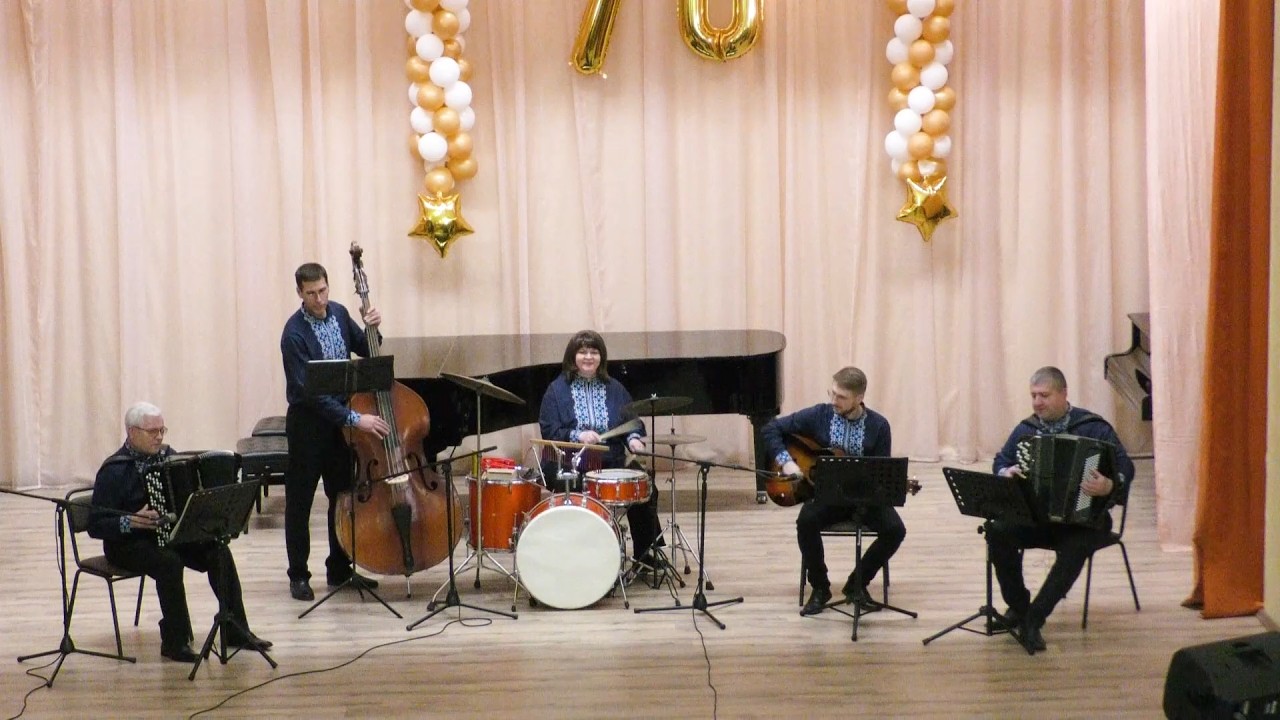 Грає «Камертон» з м. Олександрії