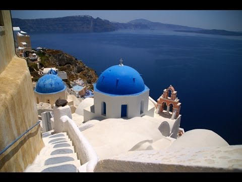 Santorini Travel and Holiday Guide – Where To Stay & What To Do