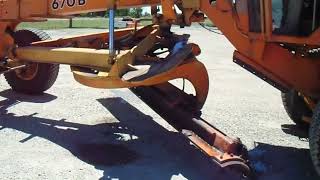 GovDeals: 1988 John Deere 670B Grader