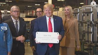 Apple’s Tim Cook welcomes Trump at company plant in Texas