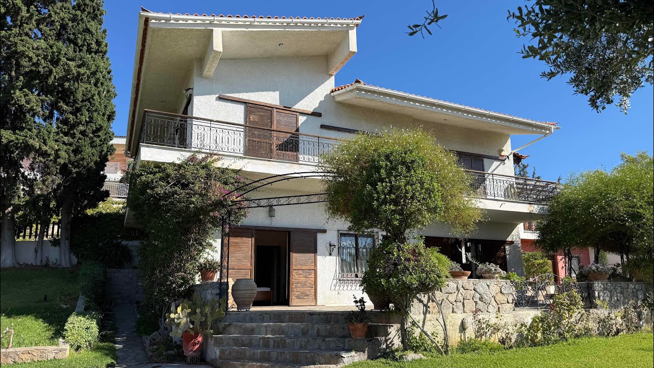 Αμάρυνθος – Εύβοια | Πολυτελής βίλα με πανοραμική θέα θάλασσα, 150 μ. από την παραλία 