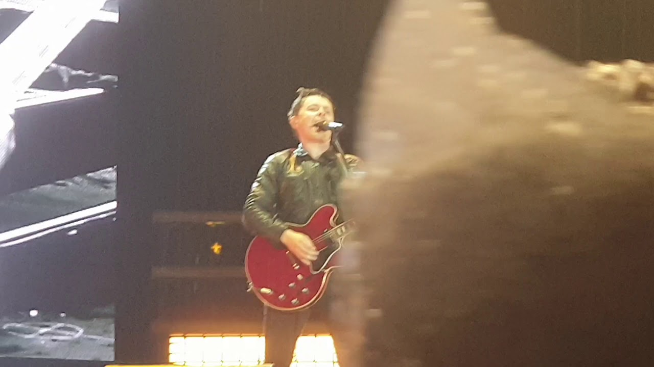 Michael Patrick Kelly Live in Bonn Kunstrasen mit einem Hitmedley