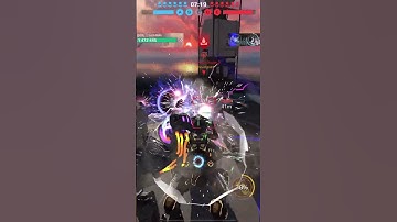 #Ultimate #Minos drops Luchador, sends Dux into the skybox #warrobots War Robots #gaming #wr