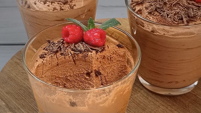 Uyda yolgiz qiz jinsiy aloqa qilishni xohlaydi