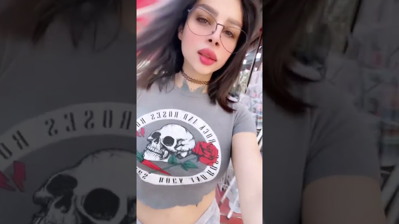 ⁣اختي و شرفي اطهر من دينكم